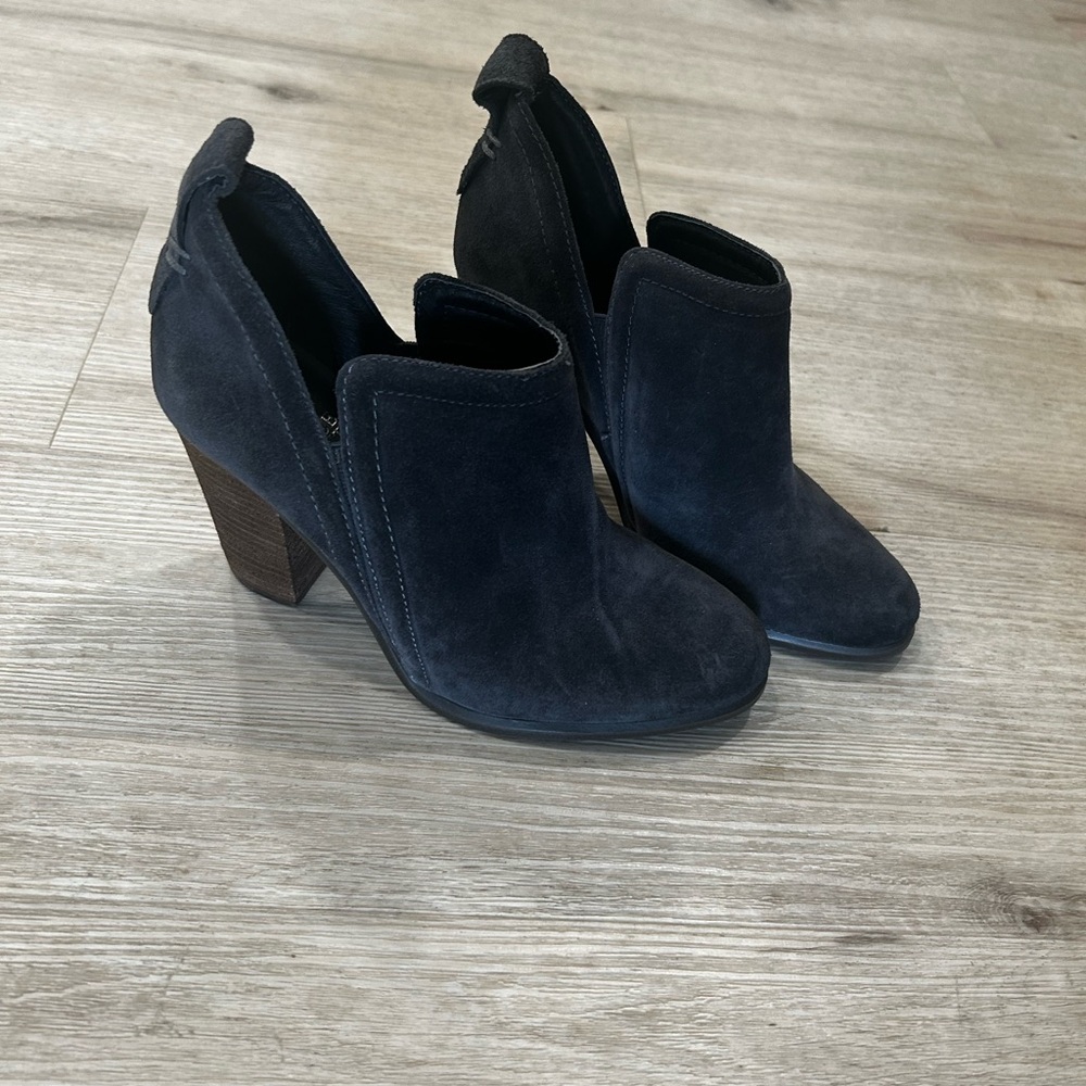 Vince Camuto Suede booties